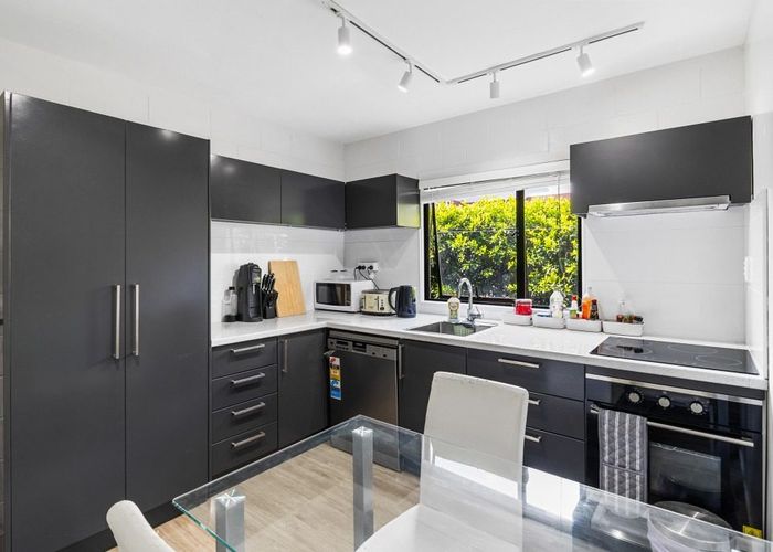  at 6/41 Woodward Road, Mount Albert, Auckland