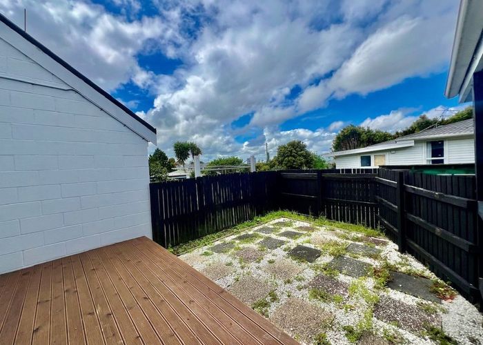  at 2/92 Aranui Road, Mount Wellington, Auckland City, Auckland