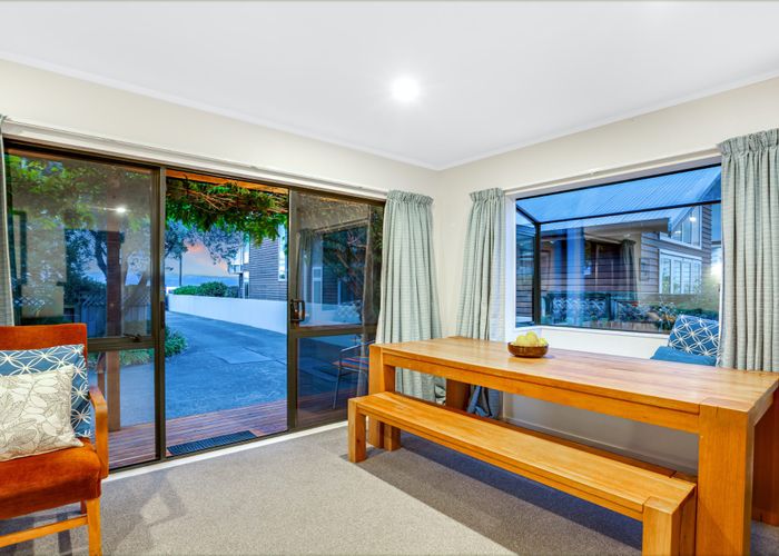  at 105 Marine Parade, Eastbourne, Lower Hutt
