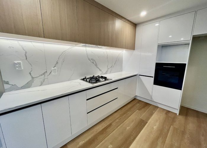  at 5 Maidstone Place, Oteha, North Shore City, Auckland