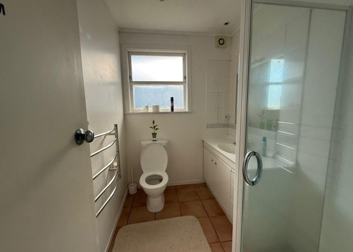  at 8/34 Kitchener Road, Milford, North Shore City, Auckland
