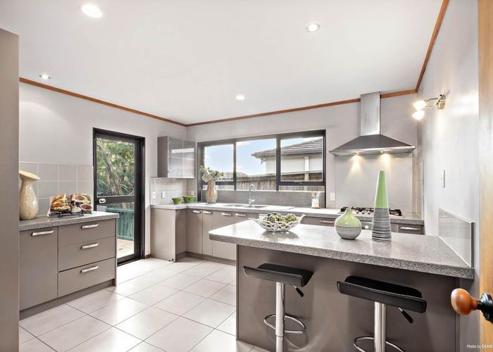  at 2/49 Oakdale Road, Hillsborough, Auckland