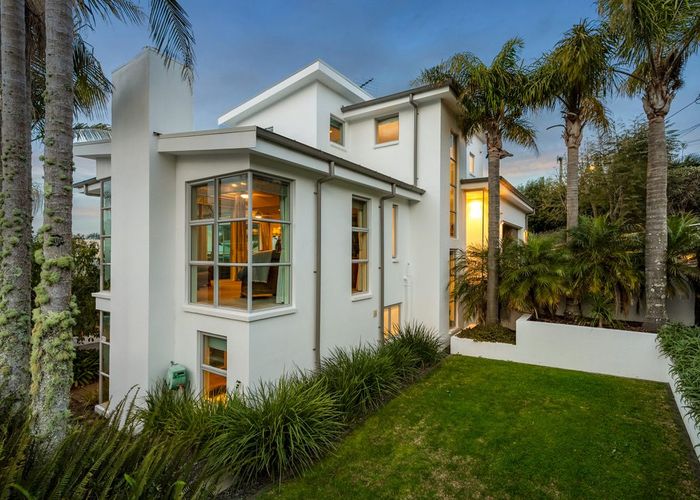  at 41 Prospect Terrace, Milford, North Shore City, Auckland