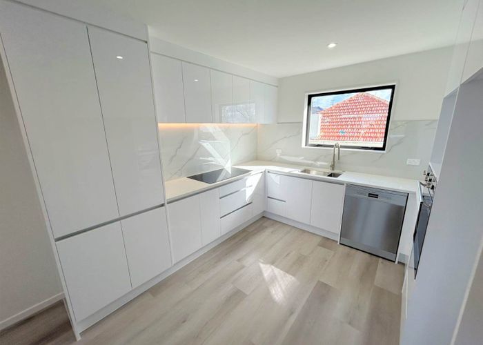  at 4/418 Richardson Road, Mount Roskill, Auckland