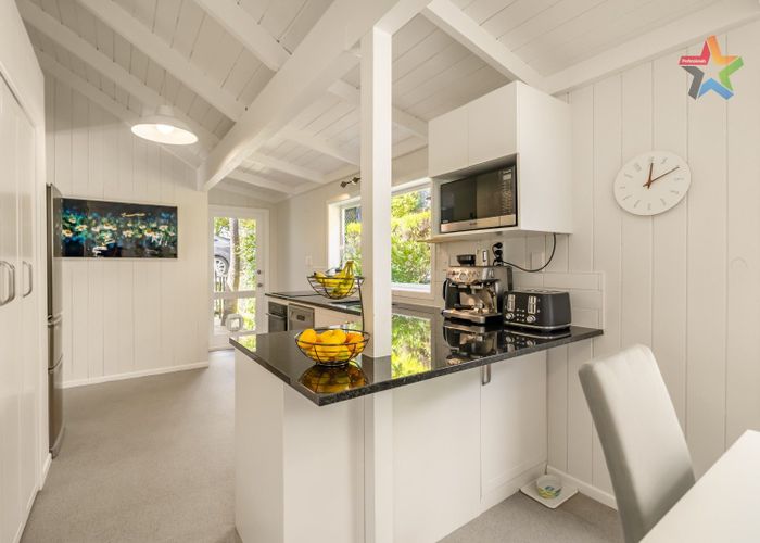  at 31 Pekanga Road, Normandale, Lower Hutt, Wellington