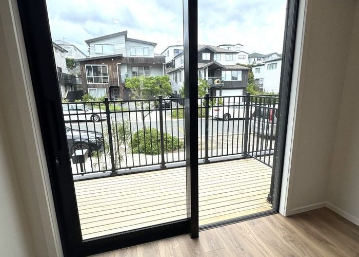  at 9/19 Windlass Street, Long Bay, Auckland