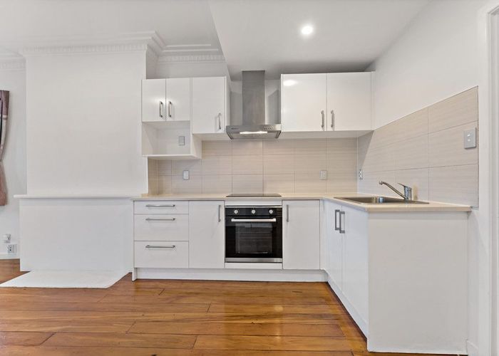  at 2/886 Dominion Road, Mount Eden, Auckland City, Auckland