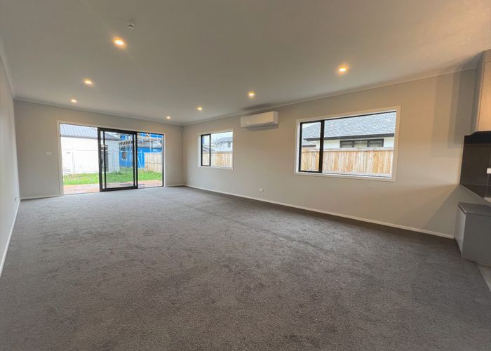  at 21 Sydney Place, Flagstaff, Hamilton