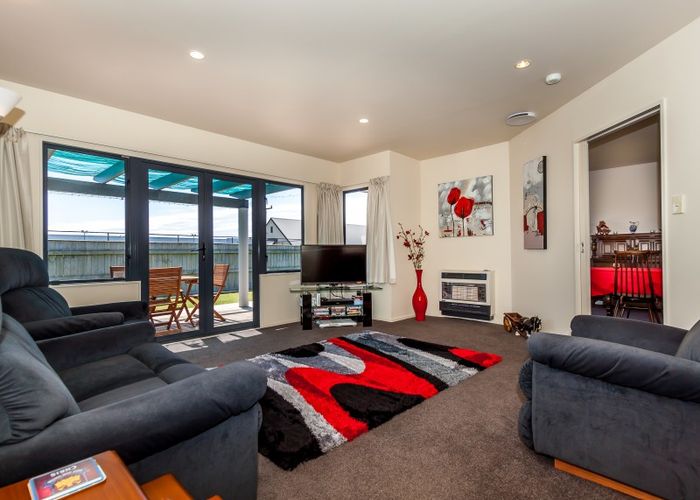  at 34 Royal Oak Drive, Kelvin Grove, Palmerston North