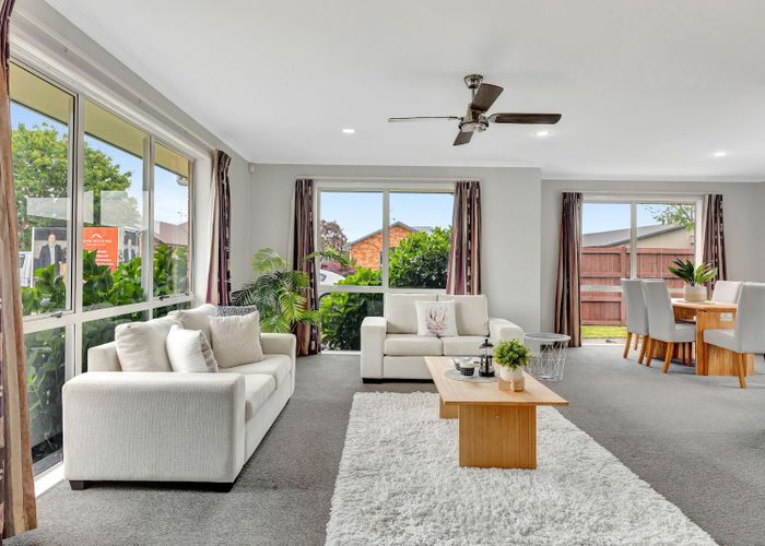  at 31 Ravenscourt Place, Huntington, Hamilton