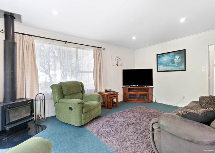  at 14 George Herring Place, Glen Eden, Auckland