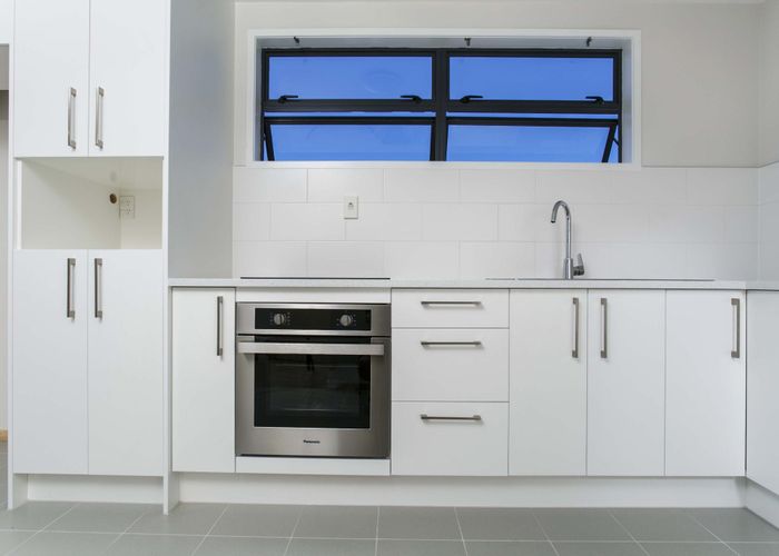  at 3/18 Sunnyhaven Avenue, Beach Haven, Auckland