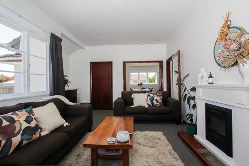  at 2 Bains Avenue, Hamilton East, Hamilton
