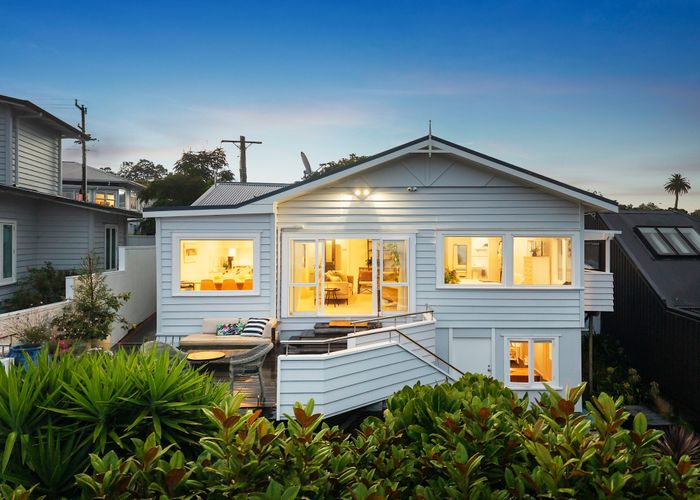  at 2/91 Princes Street, Northcote Point, North Shore City, Auckland