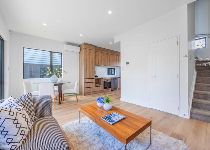 For sale 4/57 Kervil Avenue, Te Atatu Peninsula, Waitakere City