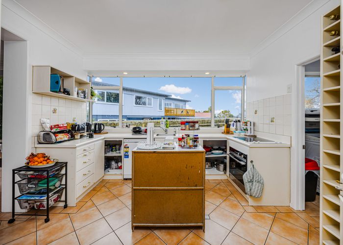  at 32 Evans Road, Weymouth, Manukau City, Auckland