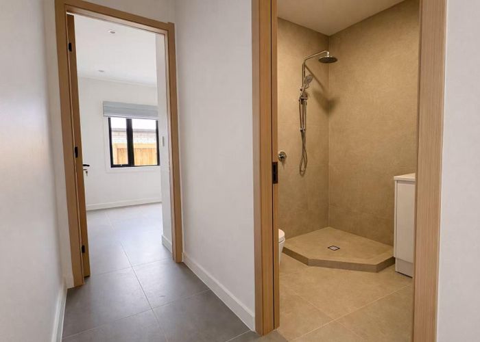  at 4/147 Boundary Road, Clover Park, Manukau City, Auckland