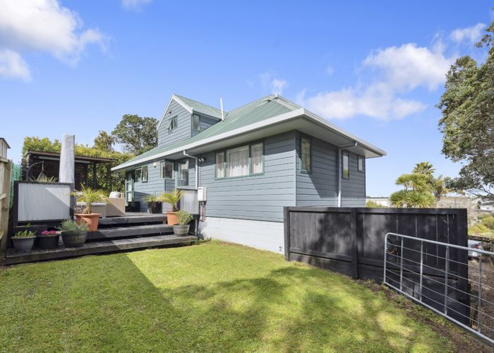  at 906a East Coast Road, Northcross, North Shore City, Auckland