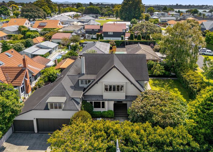  at 247 Devonport Road, Tauranga, Tauranga