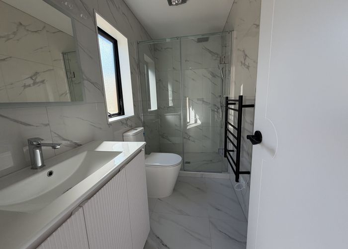  at 1/24 Aberfeldy Ave, Highland Park, Manukau City, Auckland