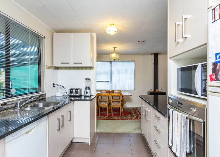  at 4 Flamingo Court, Goodwood Heights, Auckland