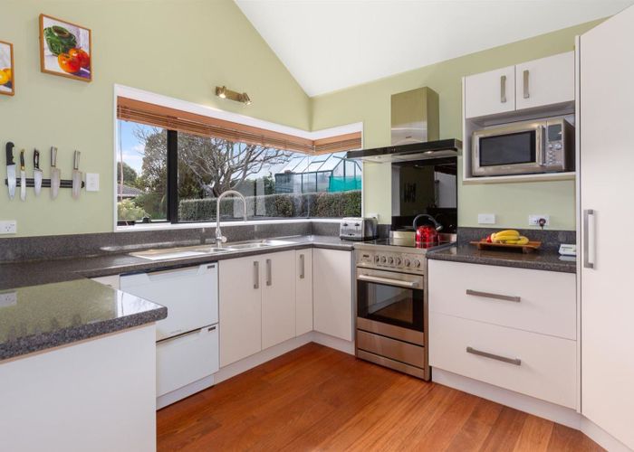  at 44 Discovery Drive, Whitby, Porirua