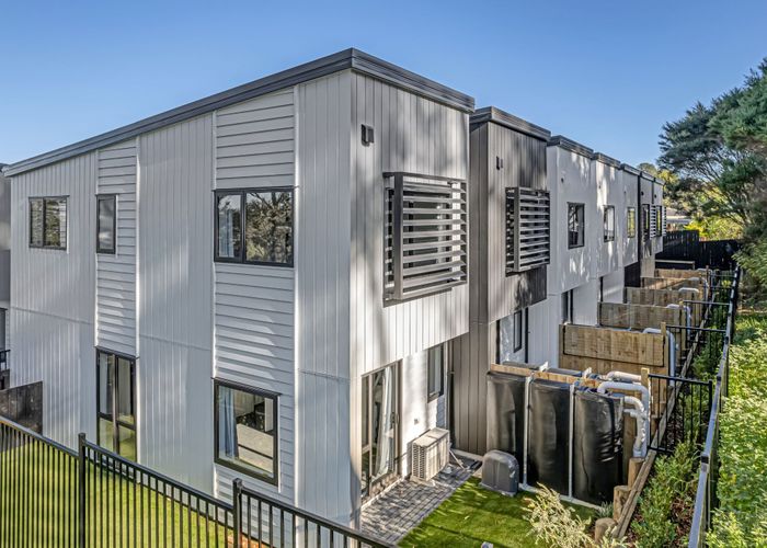  at 58 - 60 Kemp Road, Massey, Waitakere City, Auckland