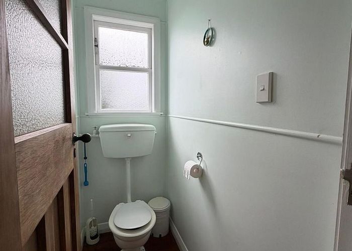  at 53 Waiohua Road, Greenlane, Auckland City, Auckland