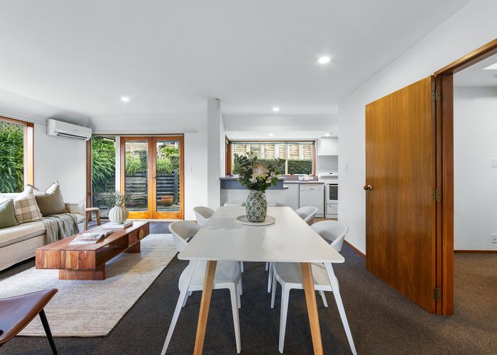  at 2/118 Centaurus Road, Huntsbury, Christchurch City, Canterbury