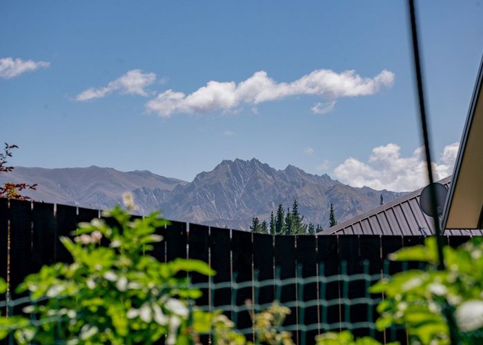  at 7 Tahi ST, Albert town, Wanaka