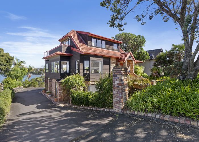  at 13 Clifton Road, Browns Bay, Auckland