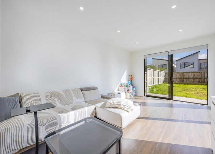  at 27 Coast Garden Drive, Hobsonville, Waitakere City, Auckland