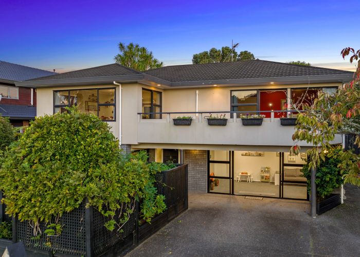  at 33 Peretao Rise, The Gardens, Auckland