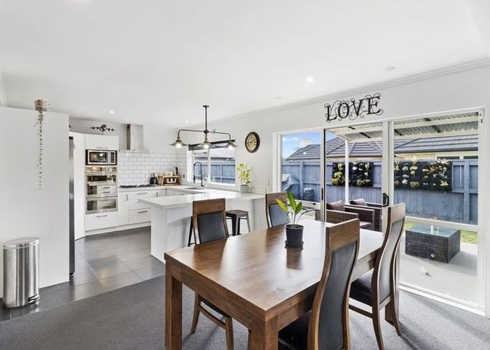  at 4 Vermont Court, Huntington, Hamilton, Waikato