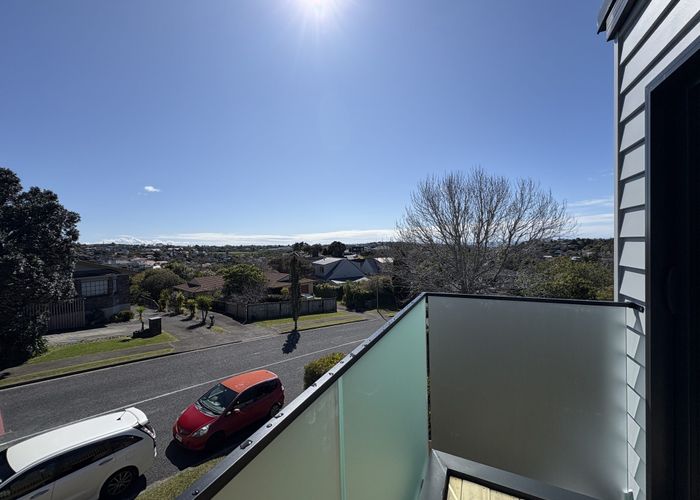  at 129A Oaktree Ave, Browns Bay, North Shore City, Auckland