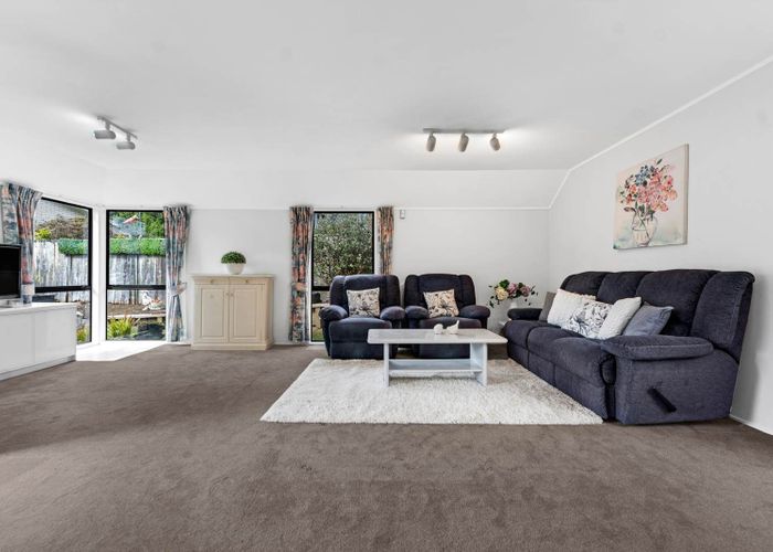  at 2/30 Eastridge Court, Northpark, Manukau City, Auckland