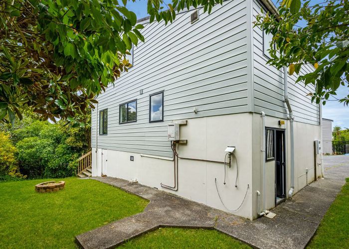  at 1/17 Bronzewing Terrace, Unsworth Heights, Auckland