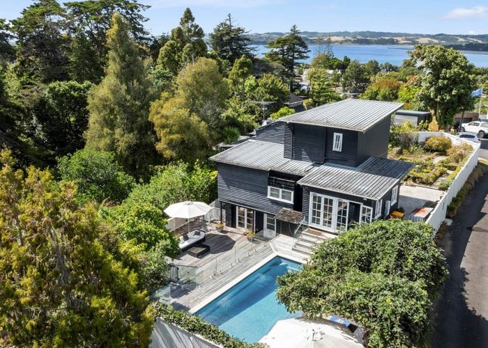  at 1/18 Fenton Terrace, Cockle Bay, Auckland
