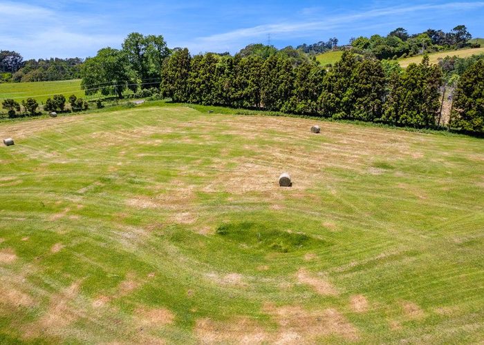  at 160 Sealy Road, Omata, New Plymouth, Taranaki