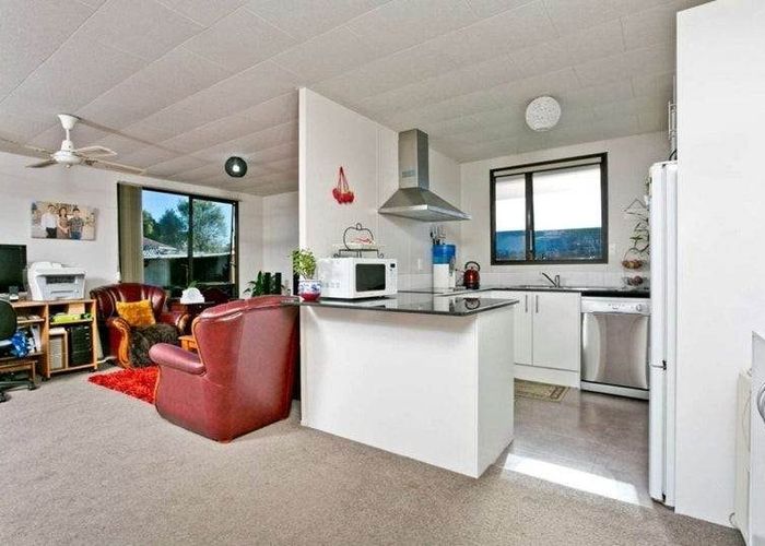  at 1/29 Devonshire Road, Unsworth Heights, North Shore City, Auckland