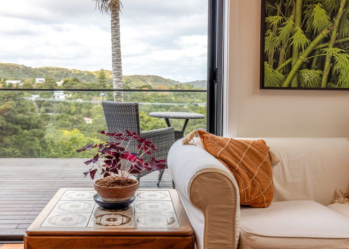 For sale 14 Crescent Road West, Palm Beach, Waiheke Island, Auckland