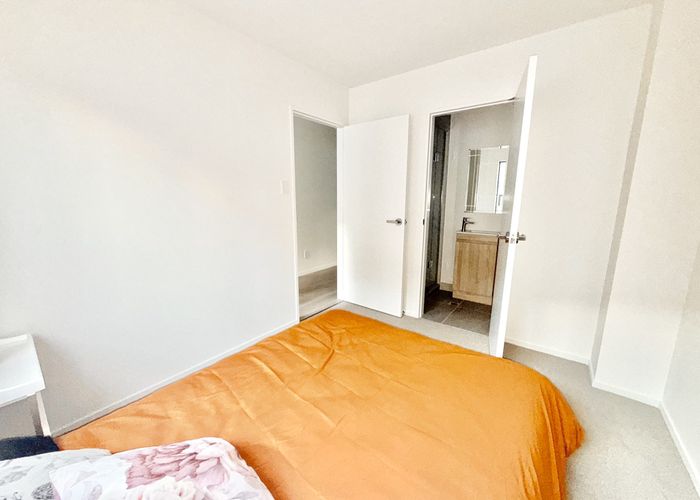  at 12 Fantail Place, Avondale, Auckland