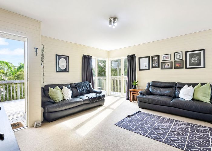  at 6 Gilpin Place, Beach Haven, Auckland