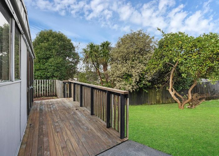  at 17 Landow Place, Henderson, Waitakere City, Auckland
