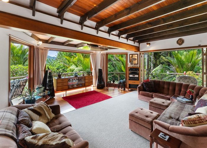  at 27a Tane Road, Laingholm, Waitakere City, Auckland