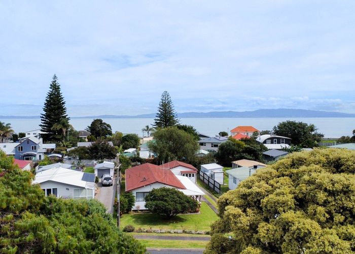  at 35 West Crescent, Te Puru, Thames