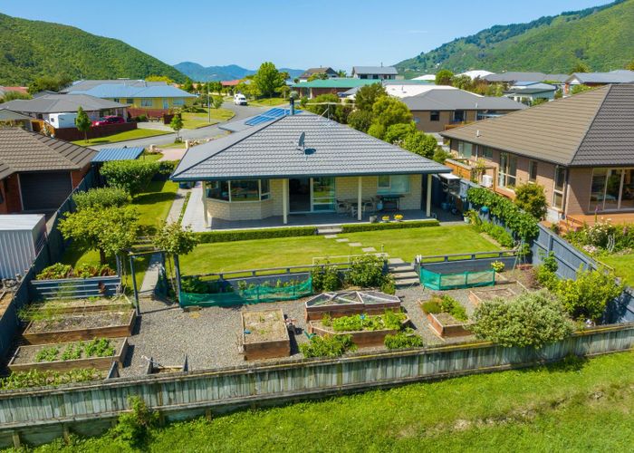  at 32 Admiralty Place, Waikawa, Picton
