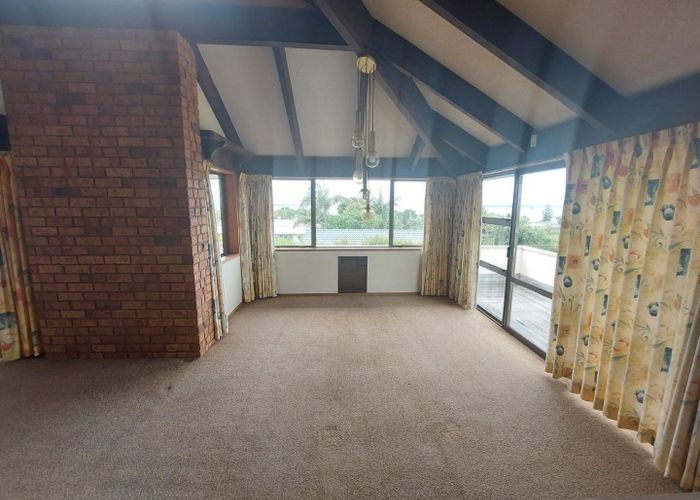  at 8 Beach Road, Mellons Bay, Manukau City, Auckland