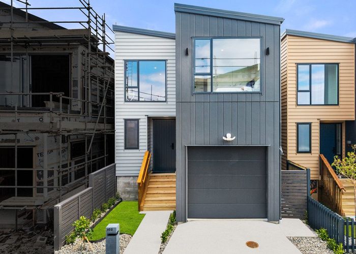  at 102B Te Oneroa Way, Long Bay, North Shore City, Auckland