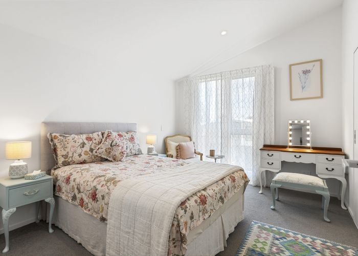  at 14/82 East Coast Road, Milford, North Shore City, Auckland